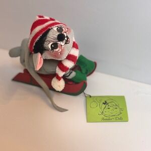 Annalee Dolls Vintage 1980 Christmas Mouse on Red Sled Grey Felt Figurine 4.5in